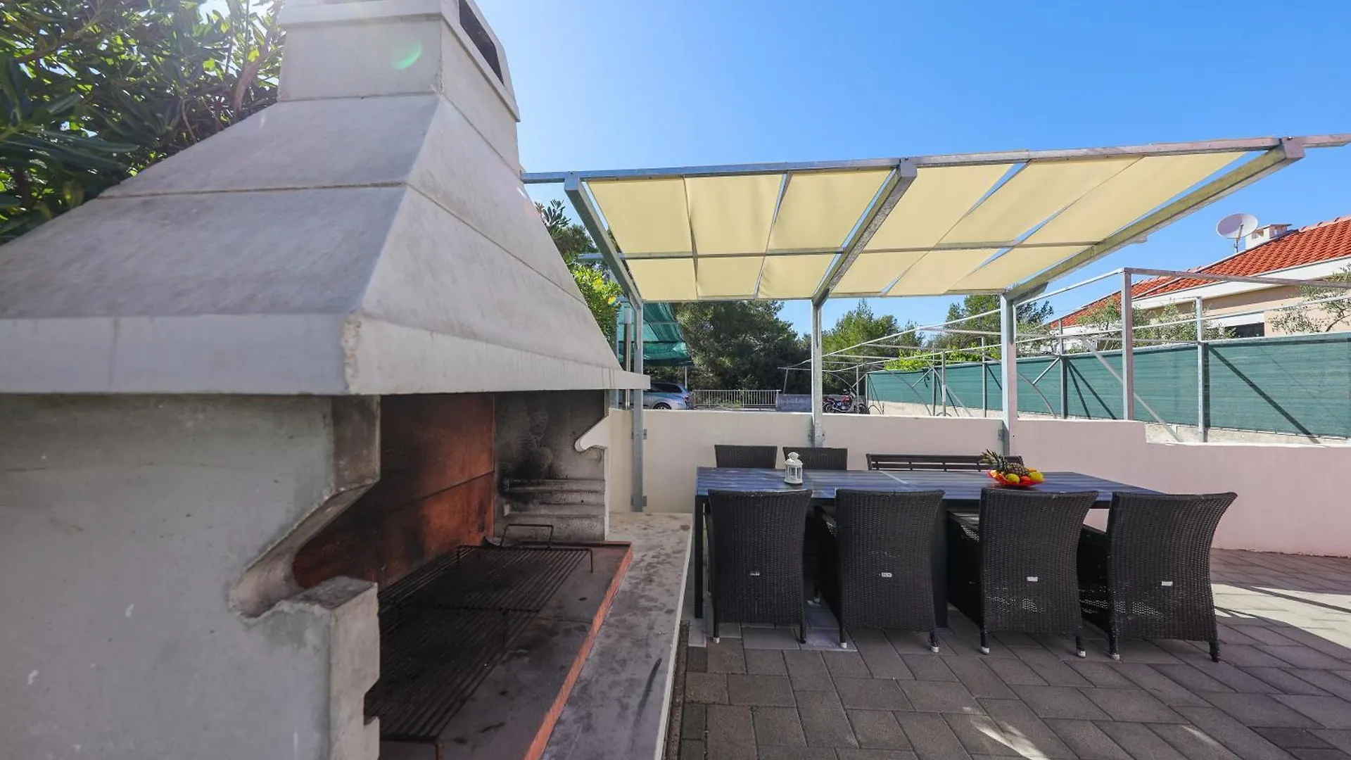 Villa Pino With Pool, Sauna & Jacuzzi 2 Petrcane Apartment