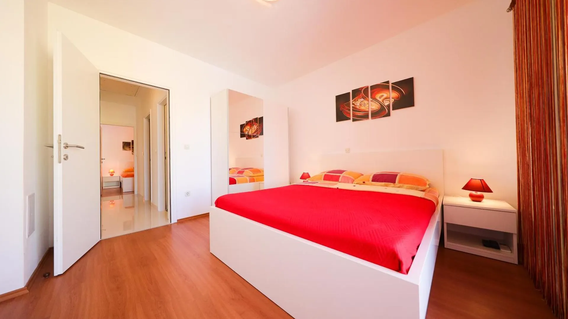 Apartment Villa Pino With Pool, Sauna & Jacuzzi 2 Petrcane