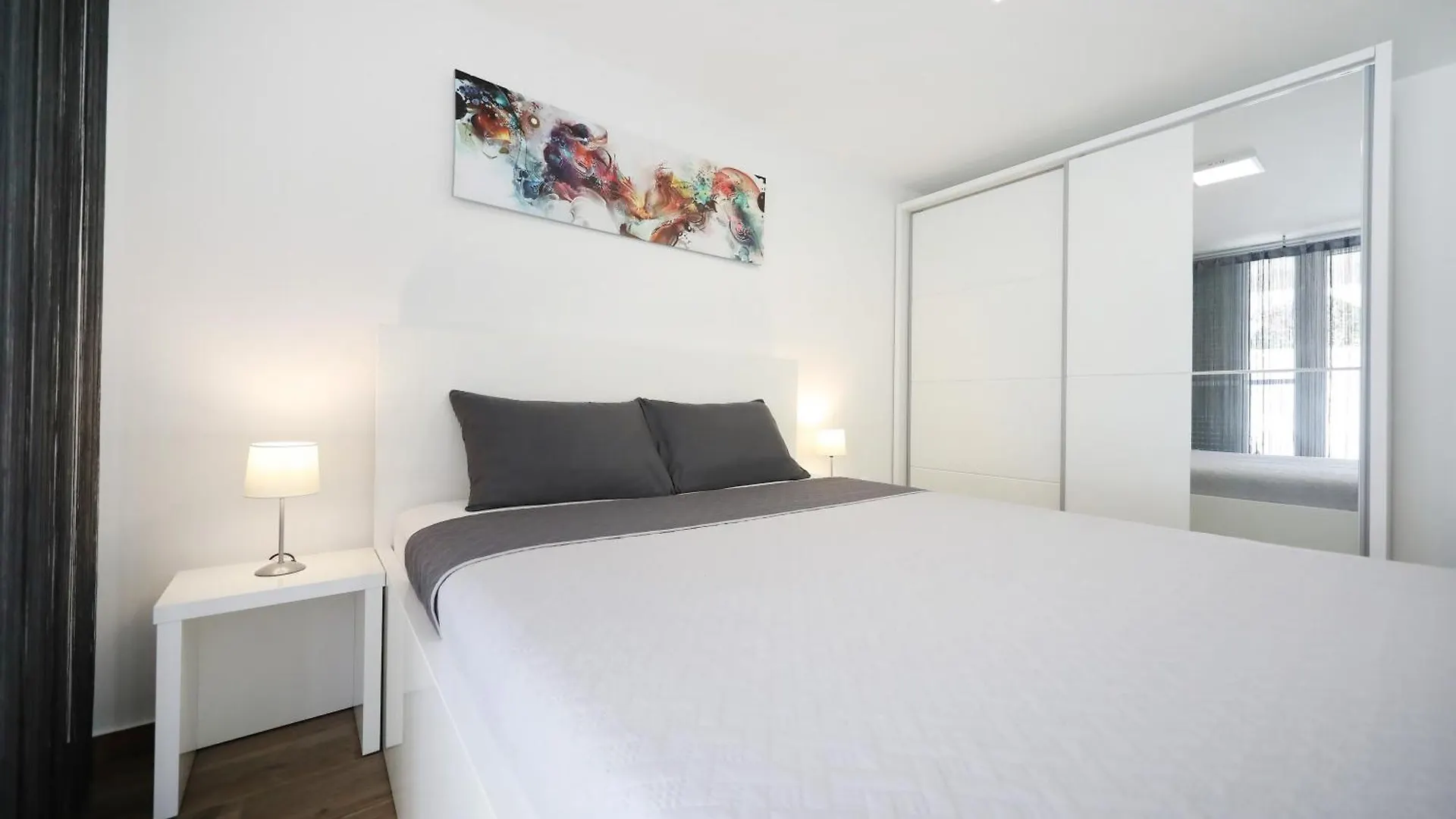 Villa Pino With Pool, Sauna & Jacuzzi 2 Petrcane Apartment