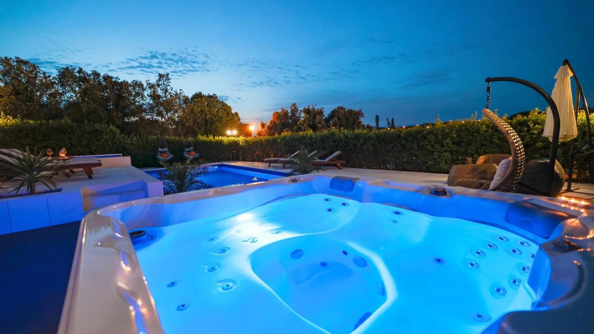 Villa Pino With Pool, Sauna & Jacuzzi 2 Petrcane Apartment