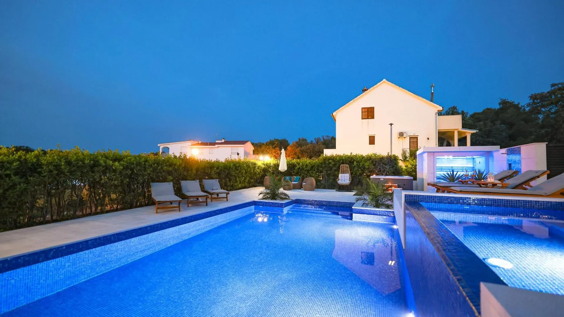 Villa Pino With Pool, Sauna & Jacuzzi 2 Petrcane 0*,